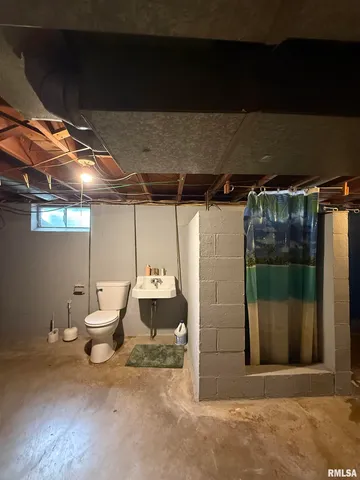 $140,000 | 602 East Nimintz Avenue, Lewistown, IL 61542