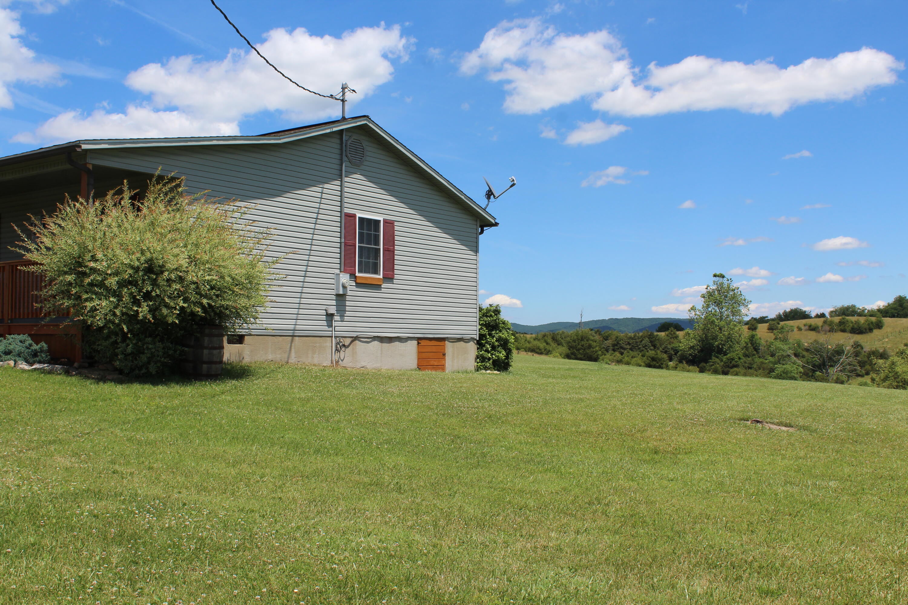1250 Moore Road Sinks Grove, WV 24976 - Photo 13 of 39 Gallery Image 13