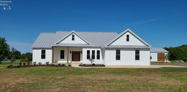 $699,900 | 1290 Hartshorn Road, Lakeside Marblehead, OH 43440