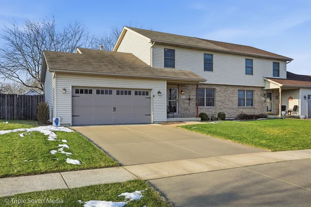 $325,000 | 15721 Waterford Lane, Manhattan, IL 60442