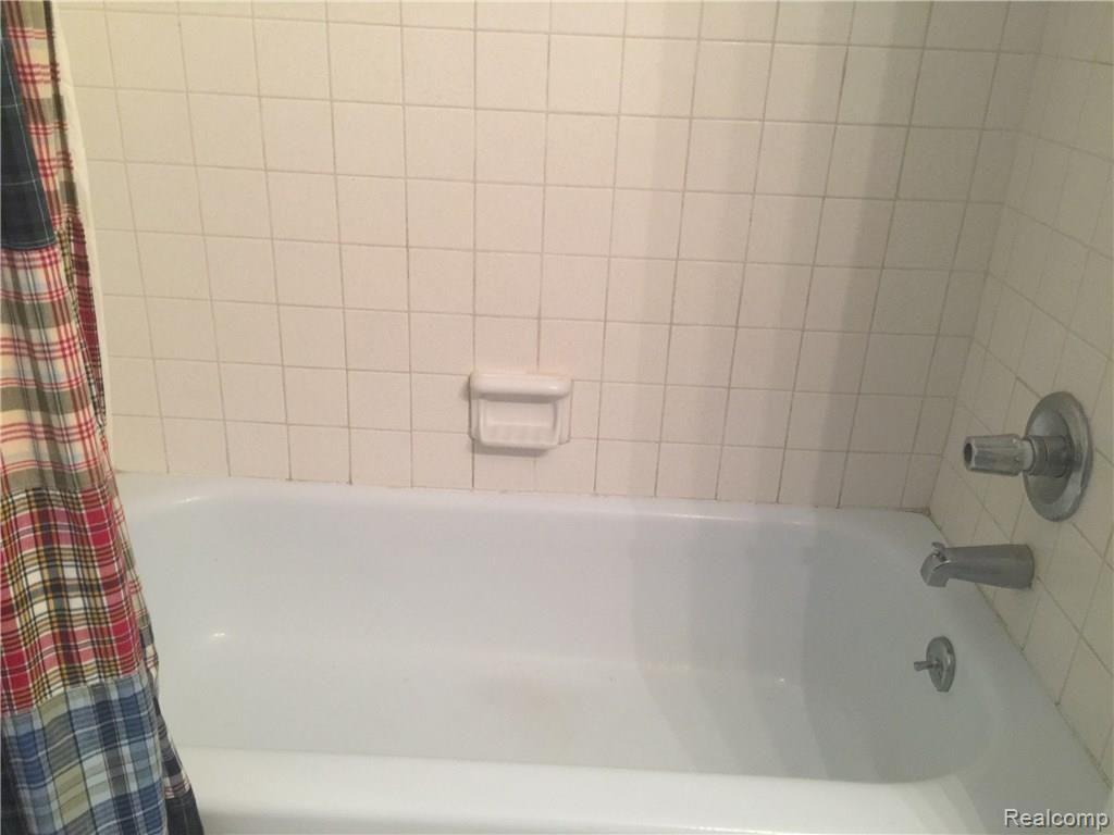 40756 Village Wood Road Novi, MI 48375 - Photo 28 of 46 IMG_0995.JPG