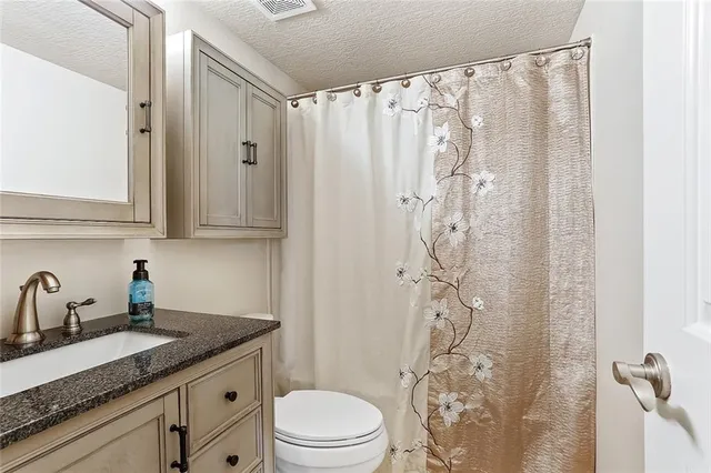 $1,400 | 3805 Houma Boulevard, Unit C236, Metairie, LA 70006