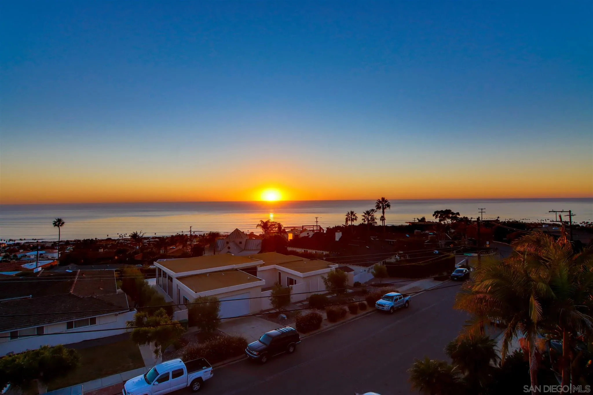 926 La Jolla Rancho Road La Jolla, CA 92037 - Photo 3 of 54 a view of city and ocean