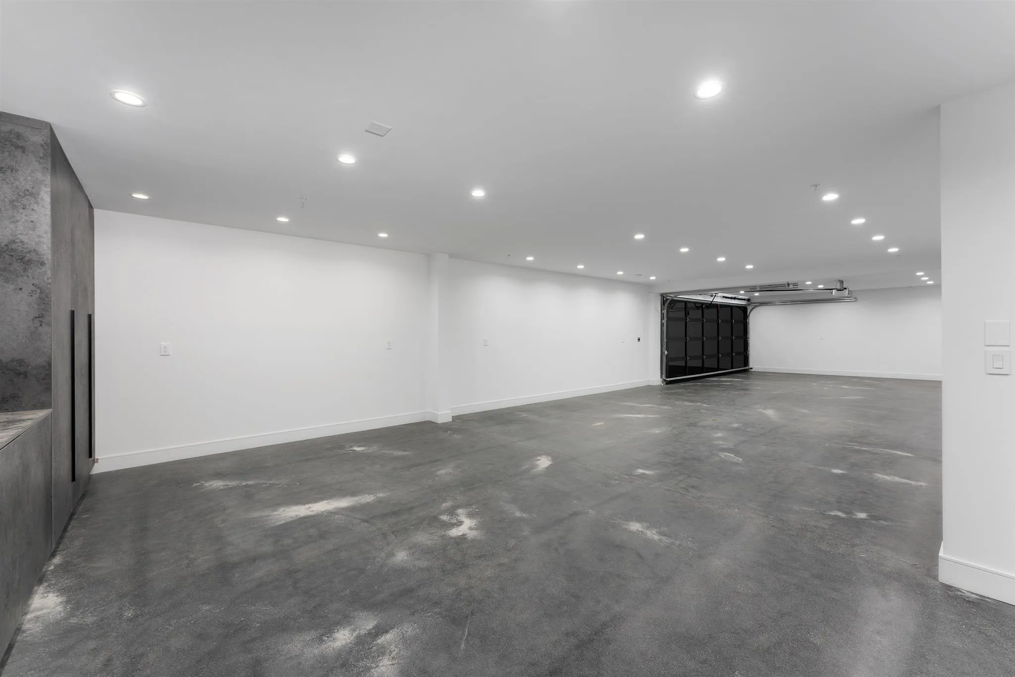 926 La Jolla Rancho Road La Jolla, CA 92037 - Photo 52 of 54 a view of an empty room with a kitchen