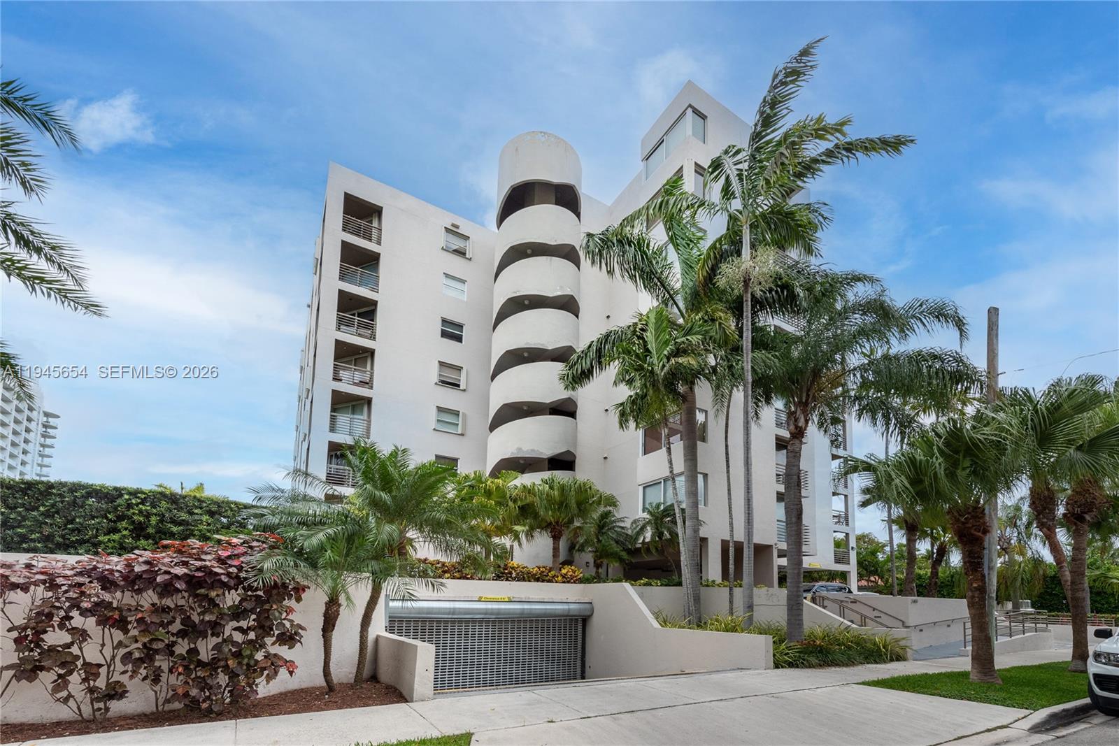 2400 Southwest 3rd Avenue, Unit 703 Miami, FL 33129 - Photo 7 of 29 a house view with a garden space
