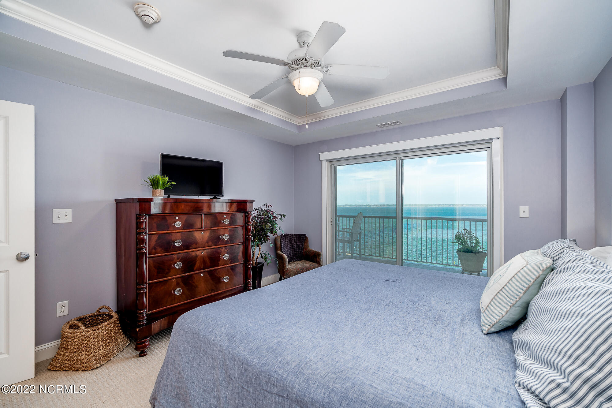1550 Salter Path Road, Unit 508 Indian Beach, NC 28512 - Photo 17 of 46 Primary bedroom suite