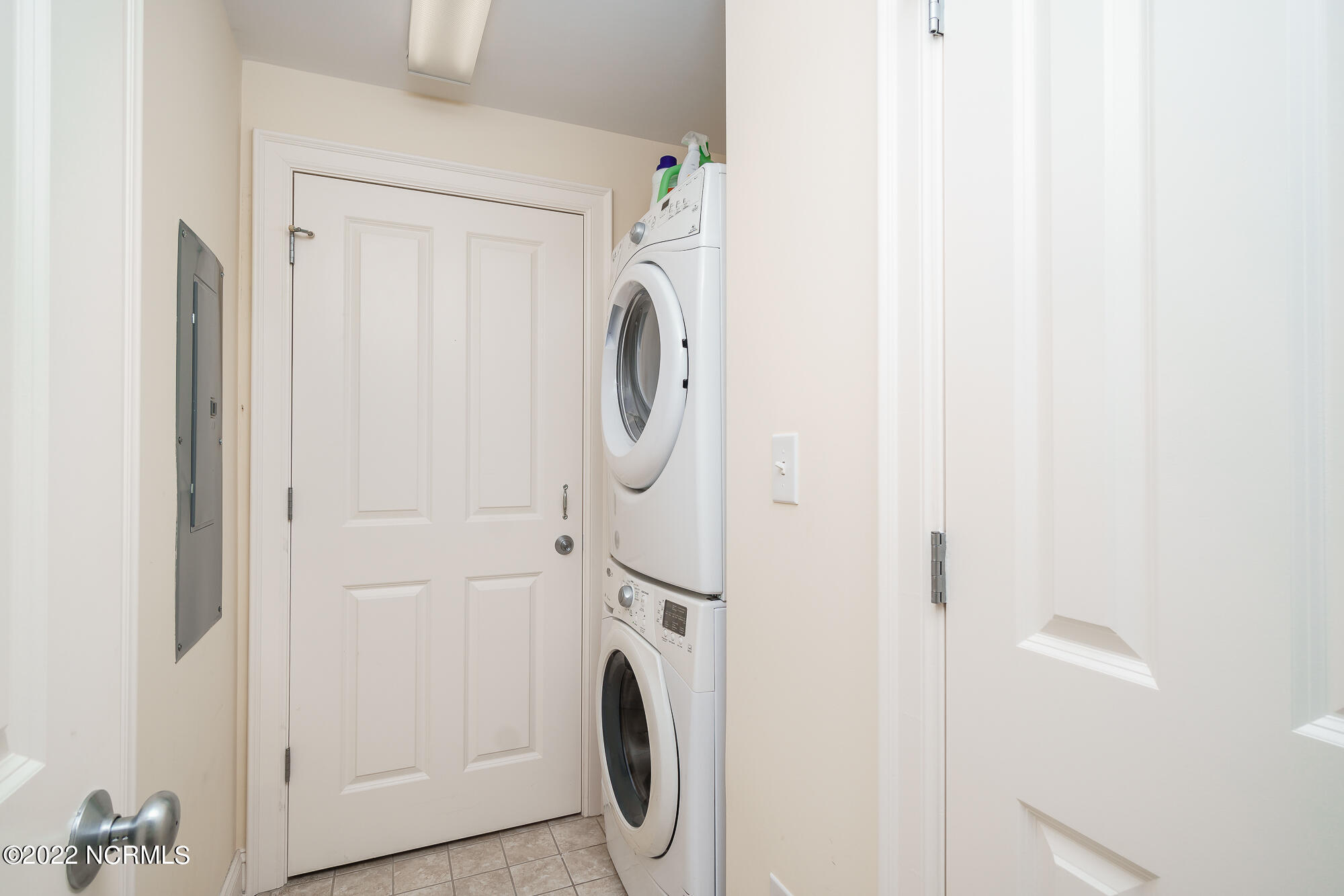 1550 Salter Path Road, Unit 508 Indian Beach, NC 28512 - Photo 28 of 46 Laundry room