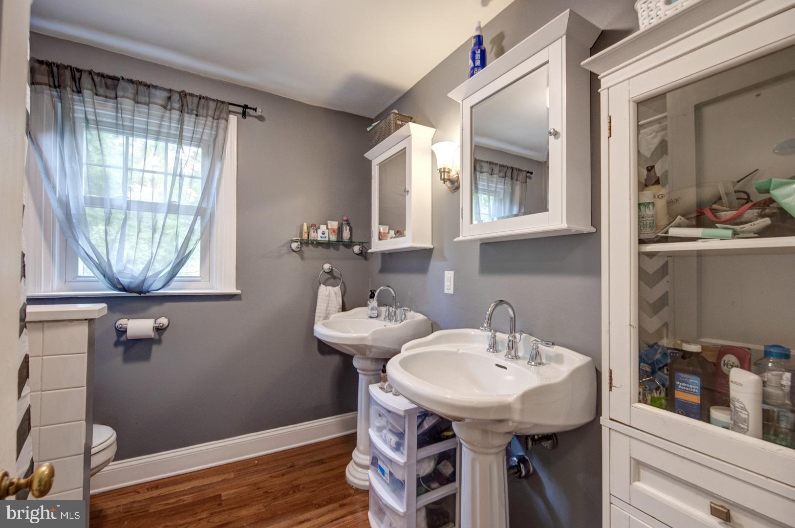 401 Grange Road Wayne, PA 19087 - Photo 22 of 33 Double sinks and new cabinets