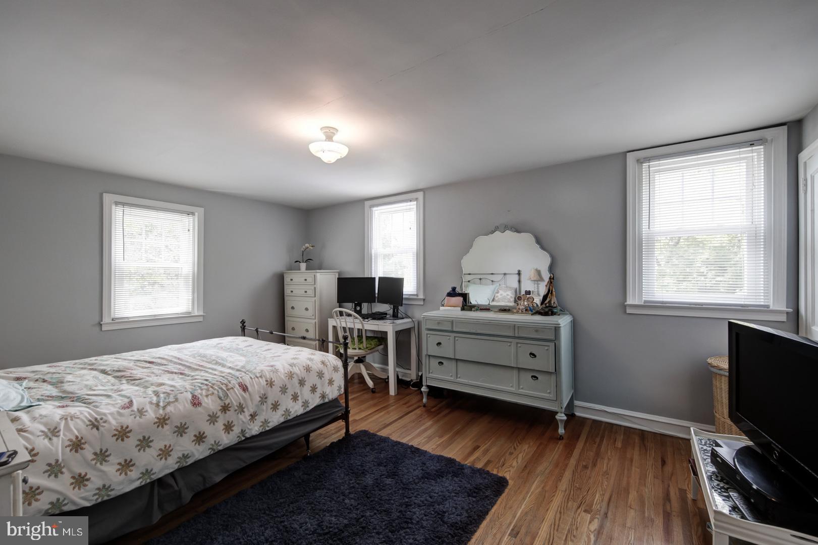 401 Grange Road Wayne, PA 19087 - Photo 24 of 33 Master bedroom