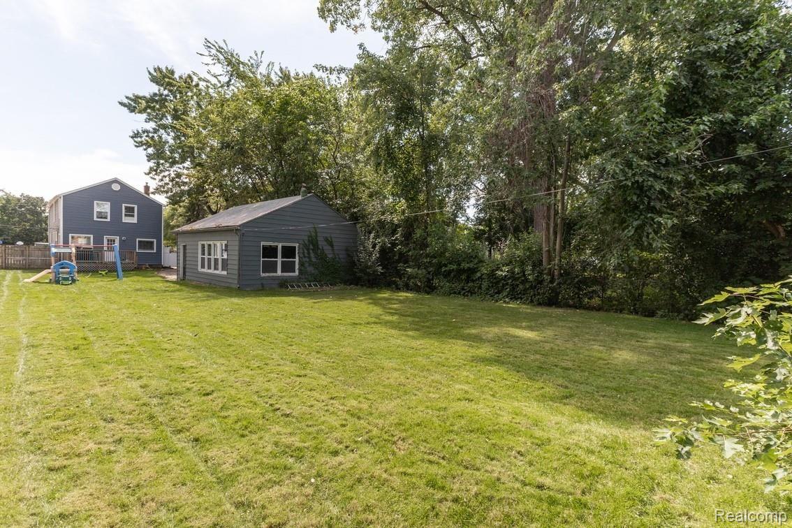 2008 Oxford Road Berkley, MI 48072 - Photo 39 of 45 244A6264.jpg