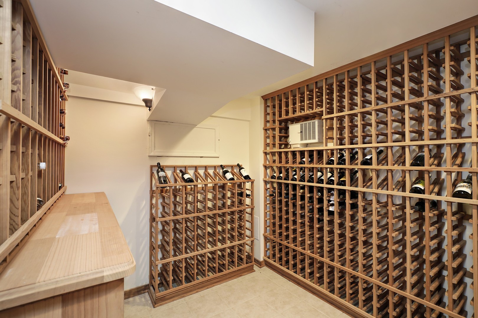 579 Hill Terrace Winnetka, IL 60093 - Photo 22 of 31 a view of locker room