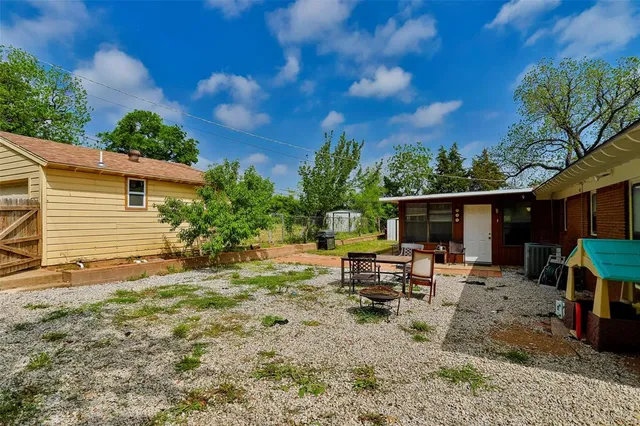 $345,000 | 1420 Lake Shore Drive, Fort Worth, TX 76103