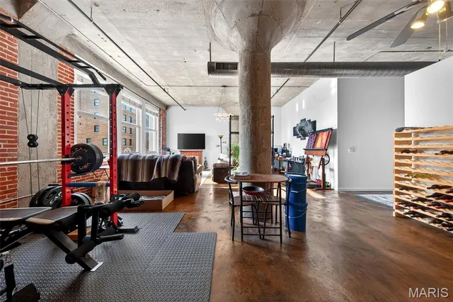 $130,000 | 1511 Locust Street, Unit 410, St. Louis, MO 63103