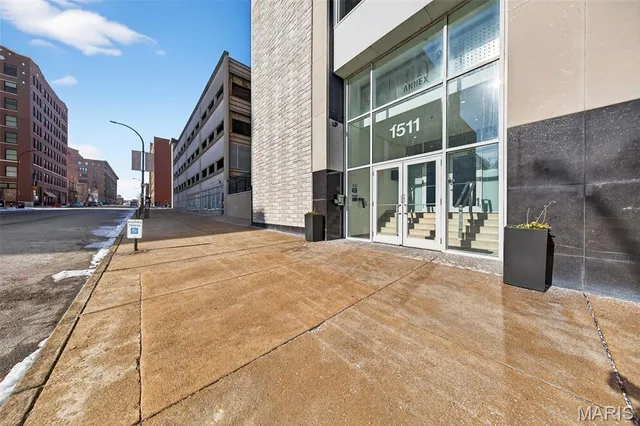 $130,000 | 1511 Locust Street, Unit 410, St. Louis, MO 63103