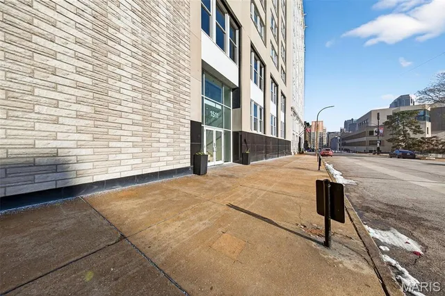 $130,000 | 1511 Locust Street, Unit 410, St. Louis, MO 63103