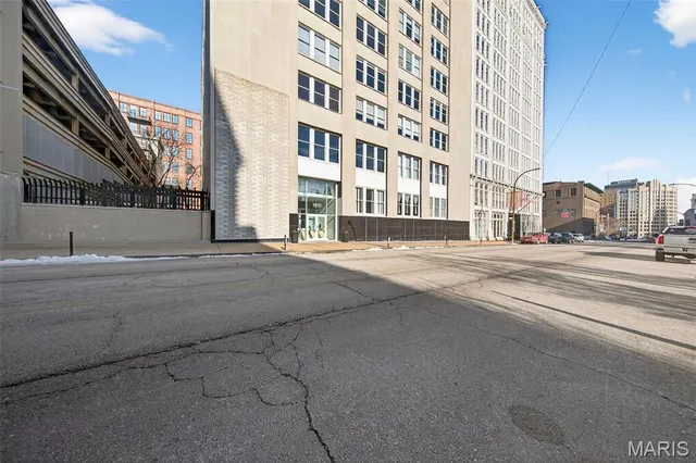 $130,000 | 1511 Locust Street, Unit 410, St. Louis, MO 63103