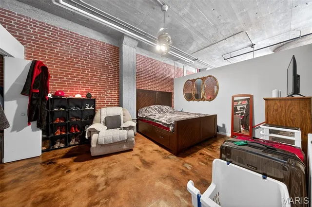 $130,000 | 1511 Locust Street, Unit 410, St. Louis, MO 63103