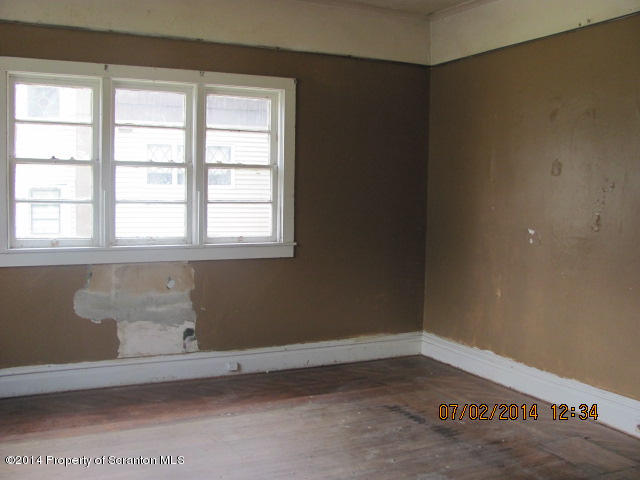618 Main Street Moosic, PA 18507 - Photo 3 of 18 Gallery Image 3