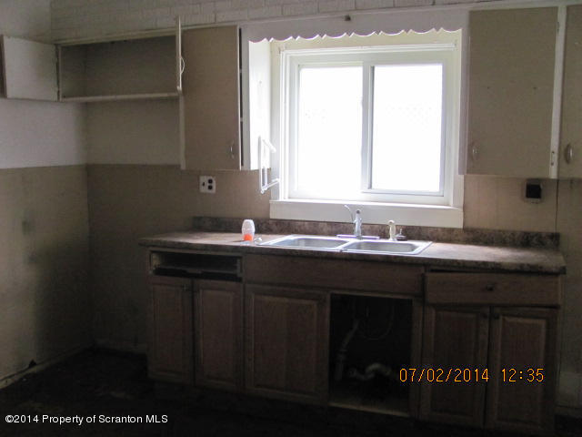 618 Main Street Moosic, PA 18507 - Photo 10 of 18 Gallery Image 10