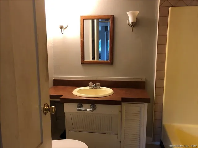 $1,295 | 144 Wetmore Avenue, Unit 1, Winchester, CT 06098