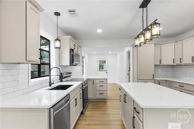 $305,000 | 1510 East 56th Street, Savannah, GA 31404