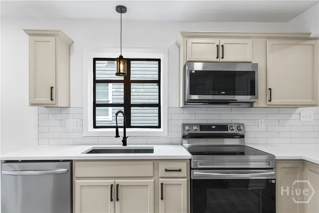 $305,000 | 1510 East 56th Street, Savannah, GA 31404