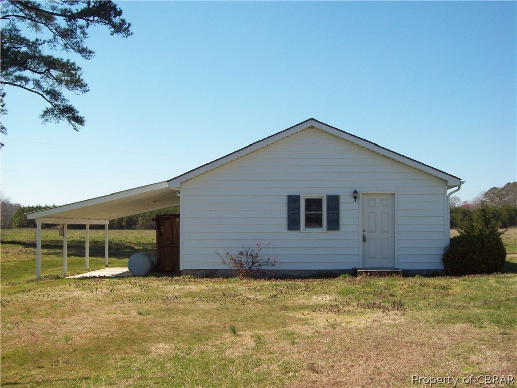 454 Field Point Road Moon, VA 23119 - Photo 3 of 21