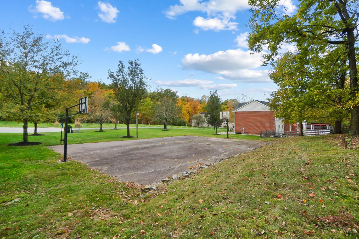 L Apple Ridge Lane Cincinnati, OH 45236 - Photo 3 of 8 Gallery Image 3
