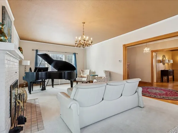 $325,000 | 2311 12th Street, Moline, IL 61265