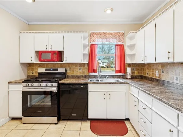 $325,000 | 2311 12th Street, Moline, IL 61265