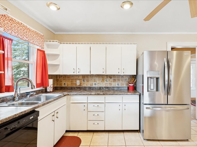 2311 12th Street Moline, IL 61265 - Photo 26 of 57