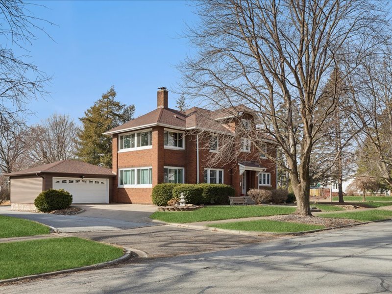 2311 12th Street Moline, IL 61265 - Photo 3 of 57