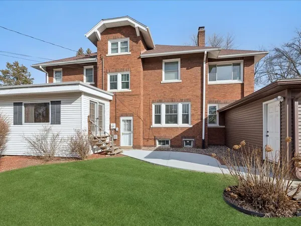 $325,000 | 2311 12th Street, Moline, IL 61265