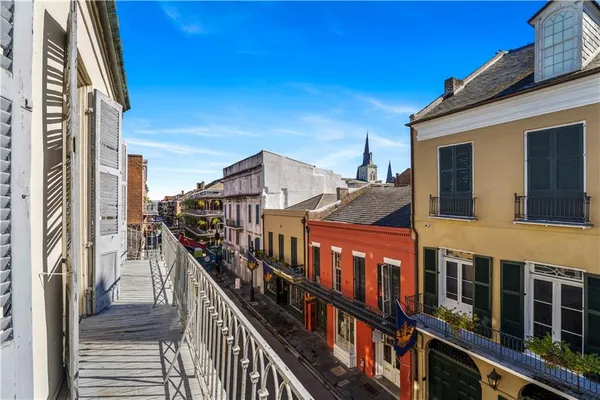 $2,500 | 623 Royal Street, Unit 3, New Orleans, LA 70130