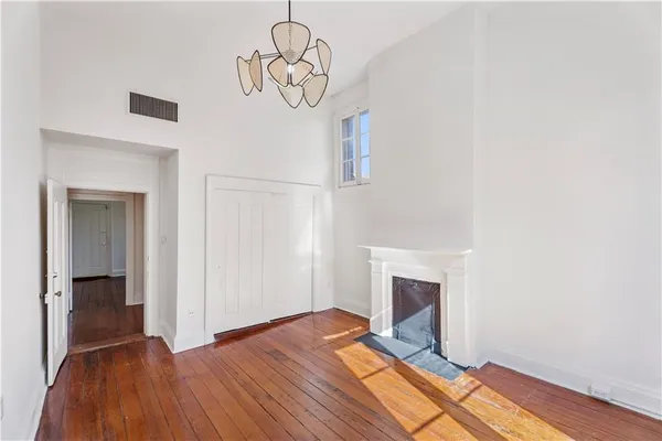 $2,500 | 623 Royal Street, Unit 3, New Orleans, LA 70130