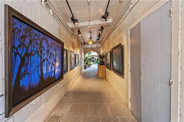 $2,500 | 623 Royal Street, Unit 3, New Orleans, LA 70130