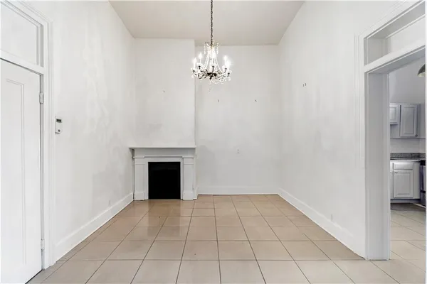 $2,500 | 623 Royal Street, Unit 3, New Orleans, LA 70130