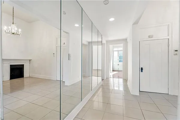 $2,500 | 623 Royal Street, Unit 3, New Orleans, LA 70130