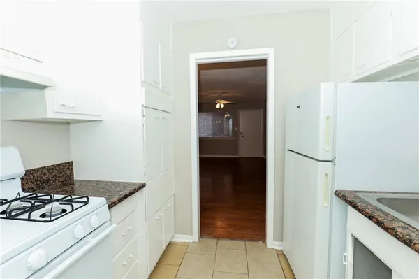 $975 | 3300 College Street, Unit 5, College Park, GA 30337