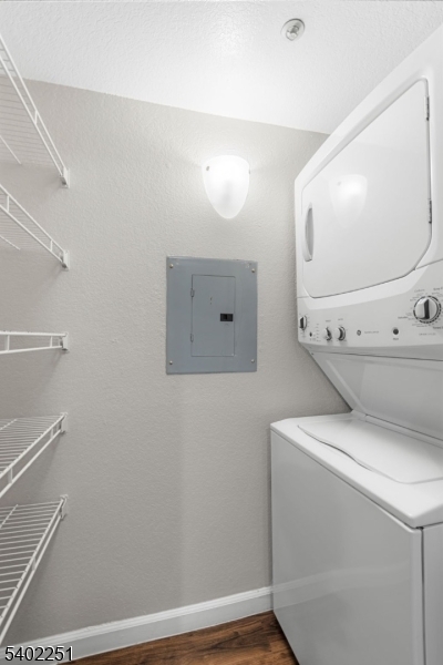 690 Route 23 Wayne Nj 07470, Unit R1 Wayne, NJ 07470 - Photo 5 of 8 a utility room with dryer and washer