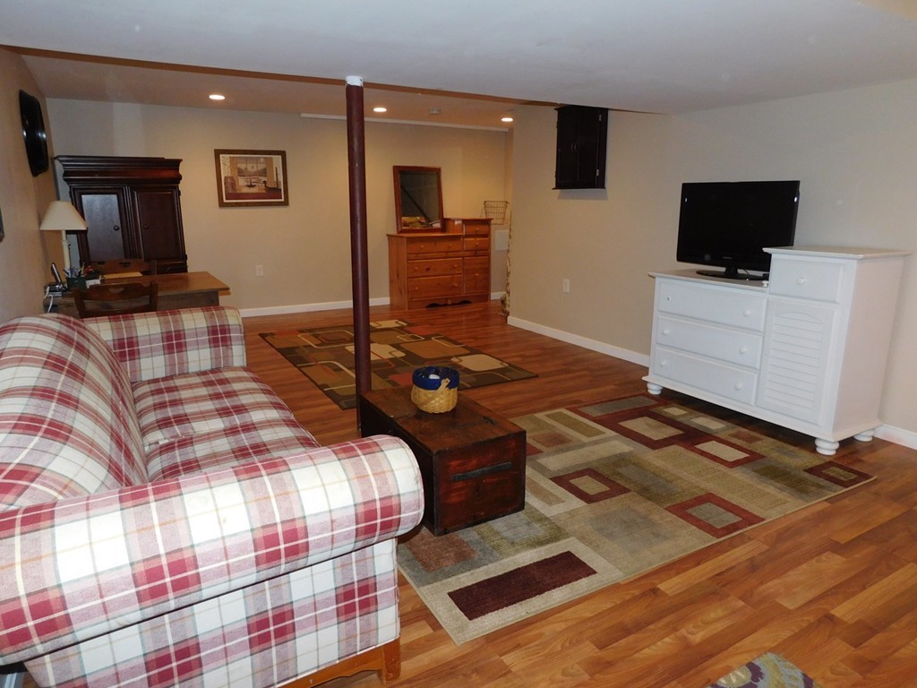 16 South Road Sturbridge, MA 01566 - Photo 19 of 26