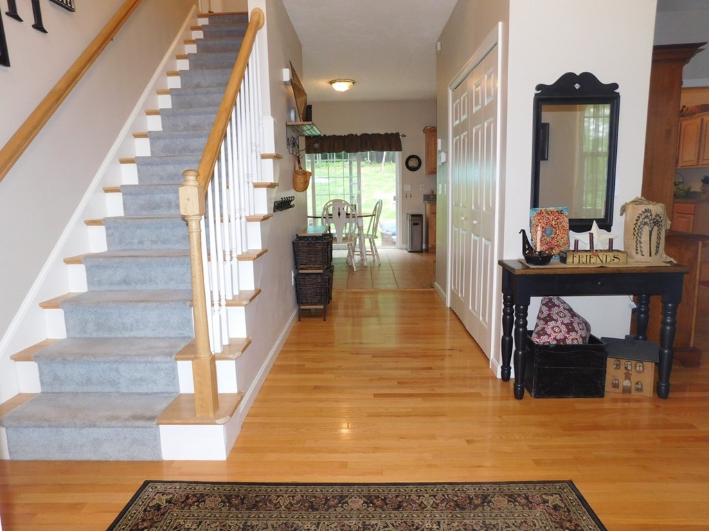 16 South Road Sturbridge, MA 01566 - Photo 2 of 26