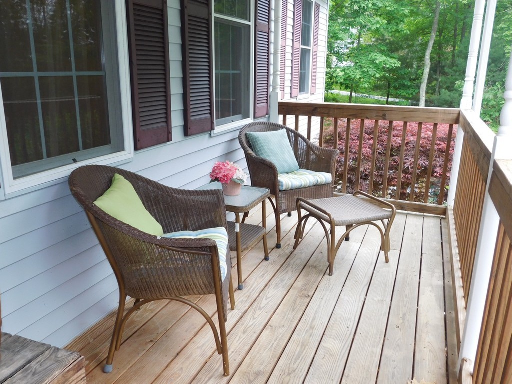 16 South Road Sturbridge, MA 01566 - Photo 3 of 26