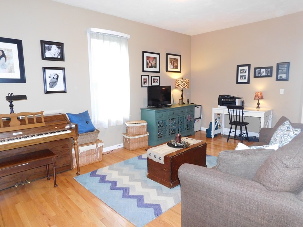 16 South Road Sturbridge, MA 01566 - Photo 6 of 26