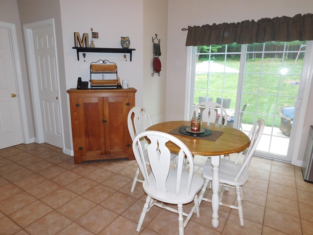 16 South Road Sturbridge, MA 01566 - Photo 8 of 26