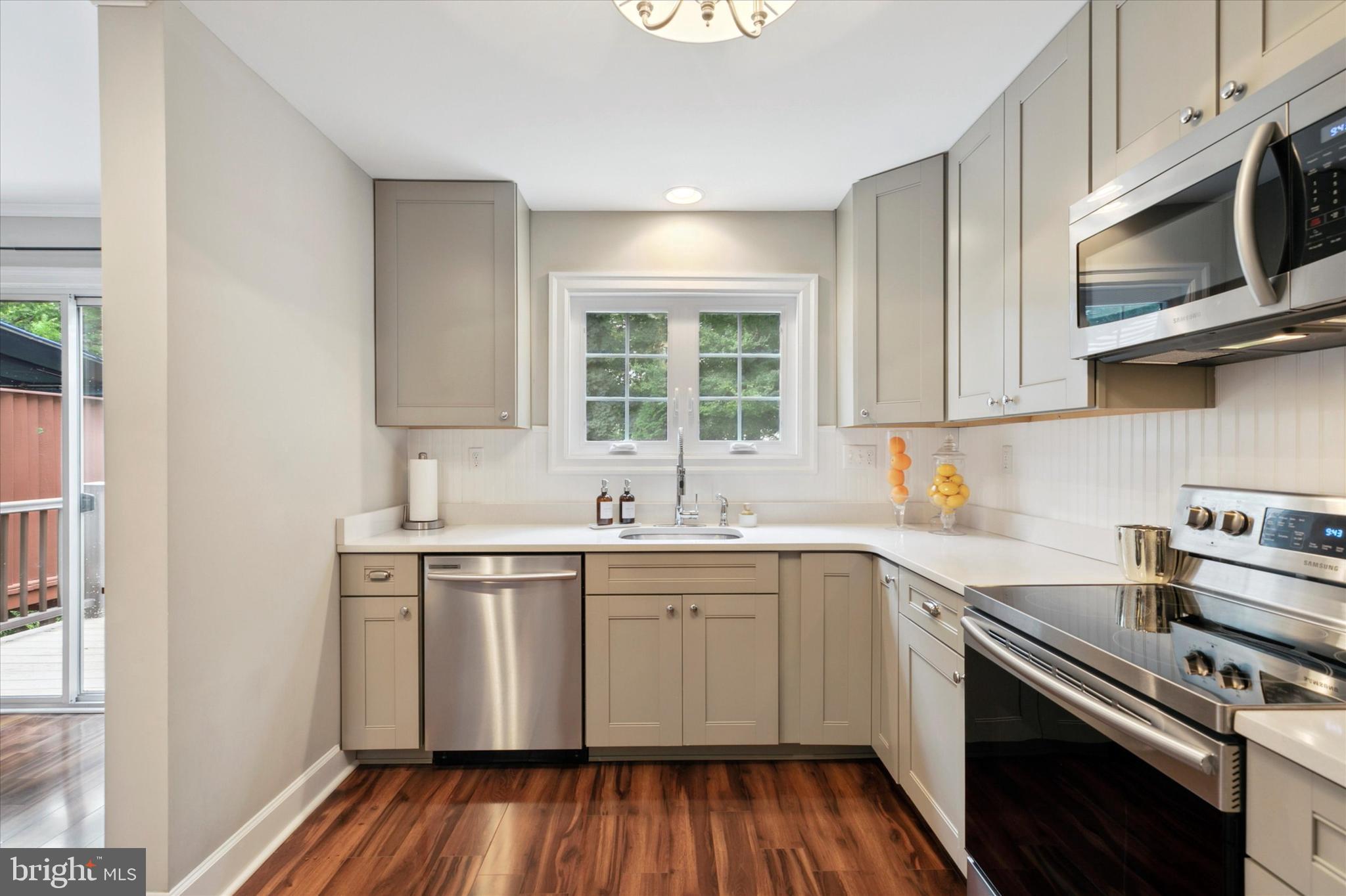 333 Liberty Lane Wayne, PA 19087 - Photo 5 of 25 Kitchen