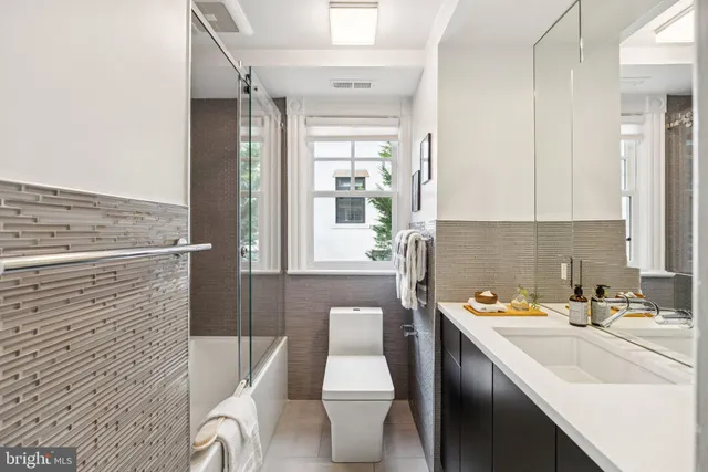 $2,375,000 | 3200 44th Street Northwest, Washington, DC 20016