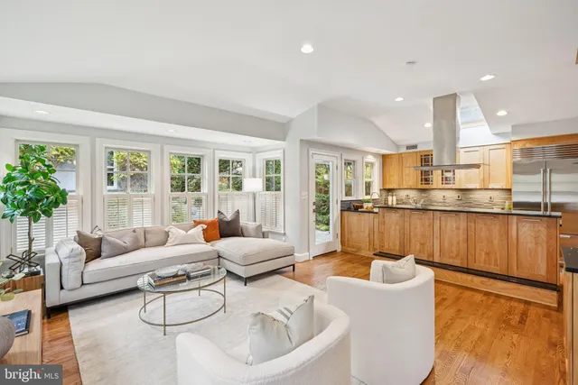 $2,375,000 | 3200 44th Street Northwest, Washington, DC 20016