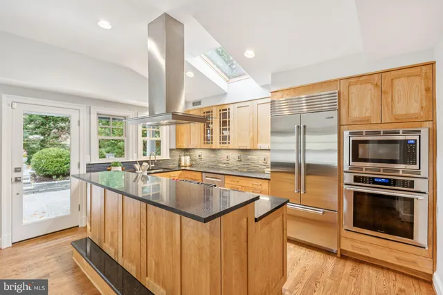 $2,375,000 | 3200 44th Street Northwest, Washington, DC 20016