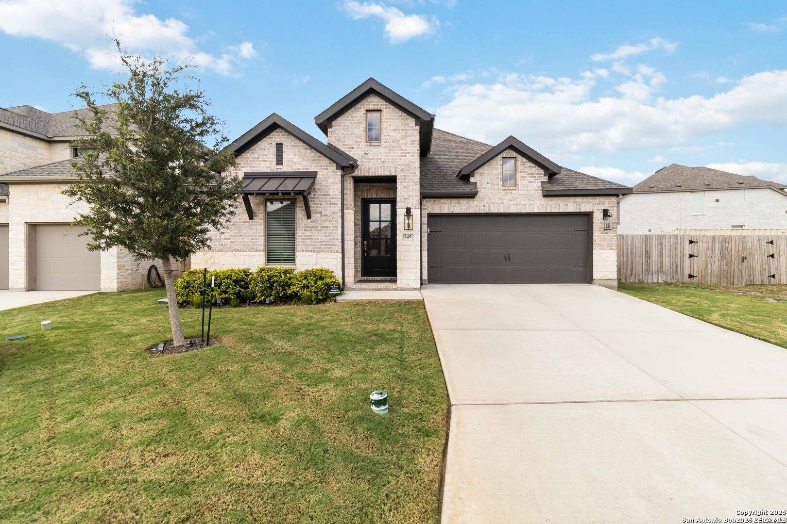 149 Red Oak Castroville, TX 78009 - Photo 2 of 16
